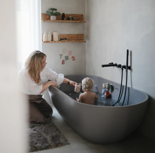 Pour and Play Bath Set